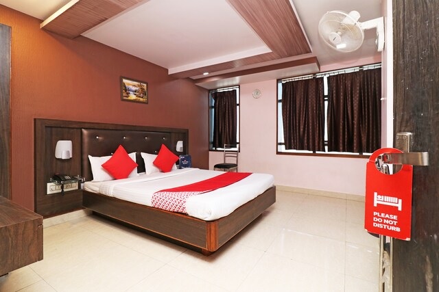 Executive Suite at Hotel Madani - Luxurious suite with separate living area and premium amenities